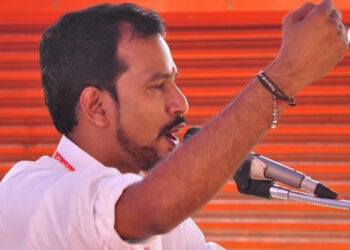 മുലപ്പാൽ കുടിച്ച് വളർന്നവർ യൂത്ത് കോൺഗ്രസിലുണ്ടെങ്കിൽ പത്മജയെ തടഞ്ഞൊന്ന് കാണിക്ക്; അഡ്വ: പ്രകാശ് ബാബു