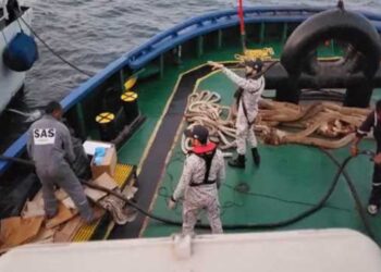 അറബിക്കടലിൽ 23 പാകിസ്ഥാൻ പൗരന്മാരുടെ ജീവൻ രക്ഷപ്പെടുത്തി ഇന്ത്യൻ നാവികസേന