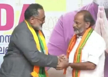 പദ്മജയ്ക്ക് പിന്നാലെ കോൺഗ്രസ് ഉപേക്ഷിച്ച് ലീഡറുടെ വിശ്വസ്തനും; മഹേശ്വരൻ നായർ ബിജെപിയിൽ