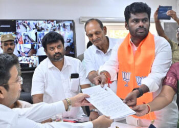 നാമനിർദേശ പത്രിക സമർപ്പിച്ച് തമിഴ്നാട് ബി ജെ പി അദ്ധ്യക്ഷൻ കെ അണ്ണാമലൈ