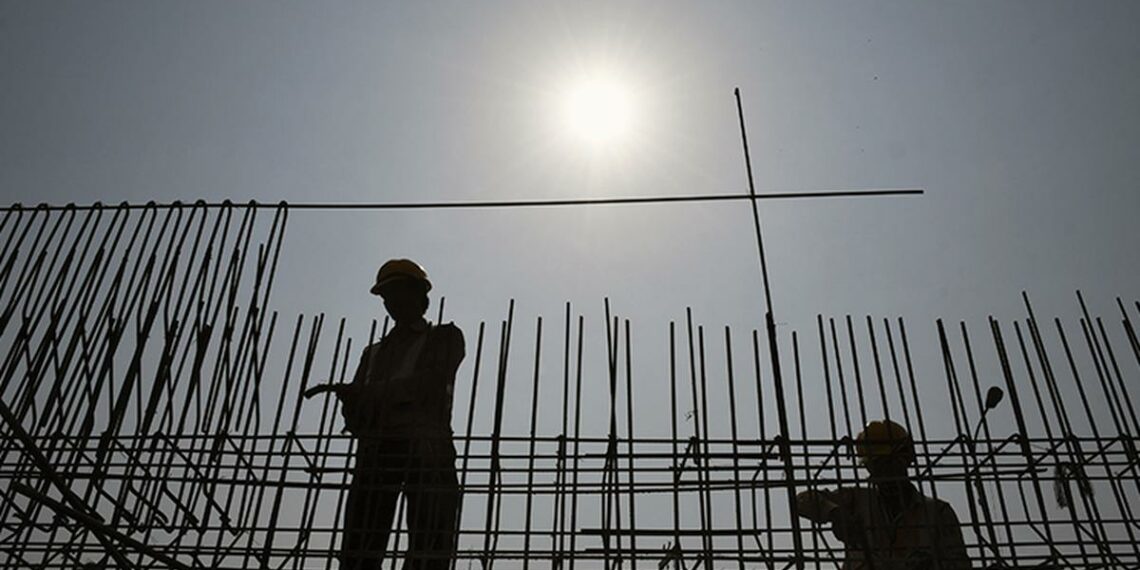 വെന്തുരുകി കേരളം; വൈദ്യുതി ഉപഭോഗം കുതിച്ചുയരുന്നു