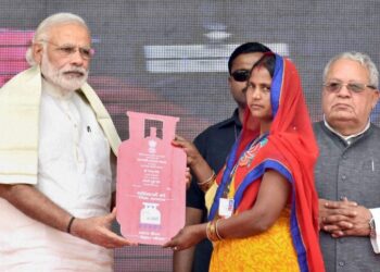 മോദി സർക്കാരിന്റെ തിരഞ്ഞെടുപ്പ് സമ്മാനം; എൽപിജി സിലിണ്ടറിന് സബ്സിഡി തുടരും