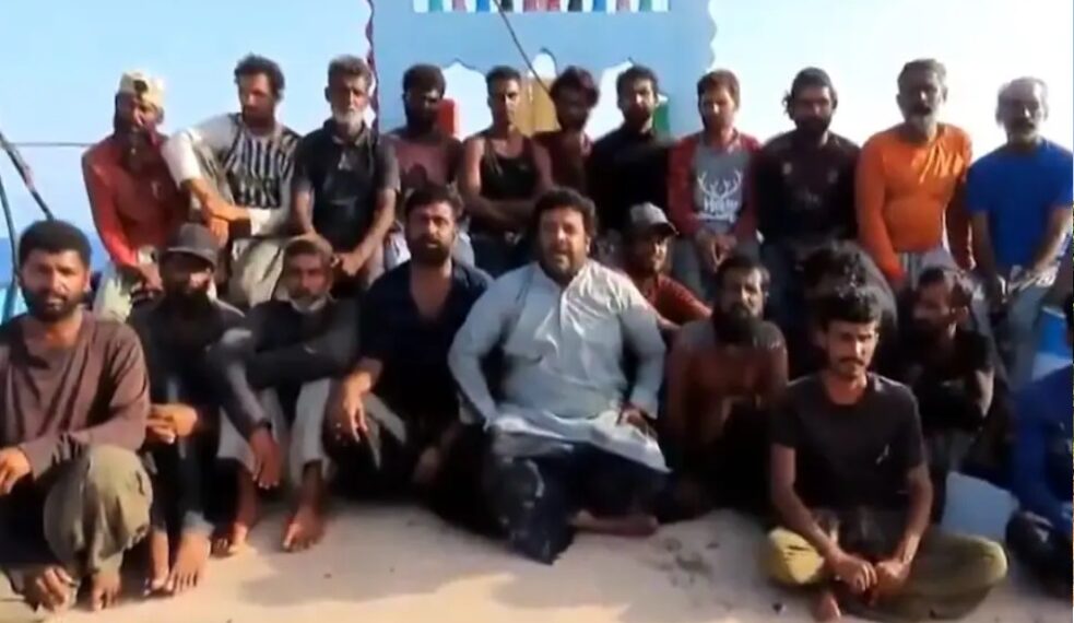 ‘ഇന്ത്യ സിന്ദാബാദ്’; നാവികസേനയ്ക്ക് നന്ദി പറഞ്ഞ് പാക് പൗരന്മാർ