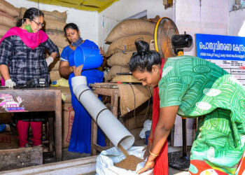സംസ്ഥാനത്ത് റേഷൻകടകളുടെ സമയം പുനക്രമീകരിച്ചു