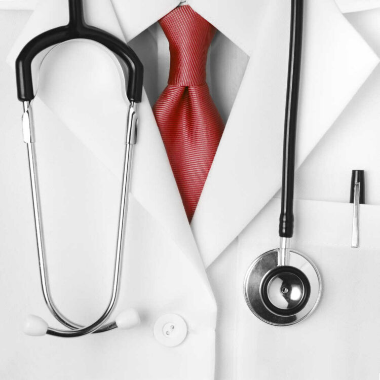 Would a doctor dressing neatly affect your rating?