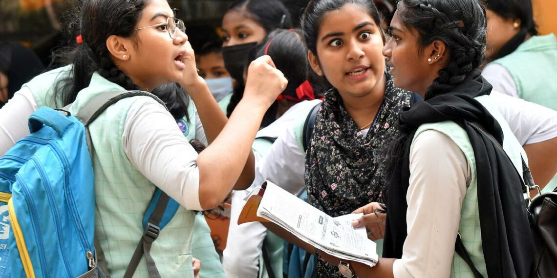 ഇനി പരീക്ഷാച്ചൂട്; ഹയർ സെക്കൻഡറി, വിഎച്ച്എസ്ഇ പരീക്ഷകൾക്ക് ഇന്ന് തുടക്കം