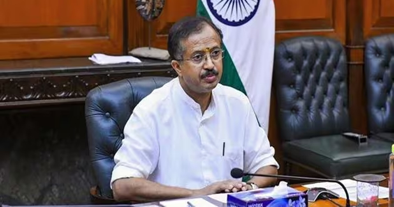 റിസപ്ഷനിസ്റ്റ് ജോലി വാഗ്ദാനം നൽകി ഒമാനിലേക്ക് കടത്തി; വി. മുരളീധരന്റെ ഇടപെടലിൽ കണ്ണൂർ സ്വദേശിനിക്ക് മോചനം