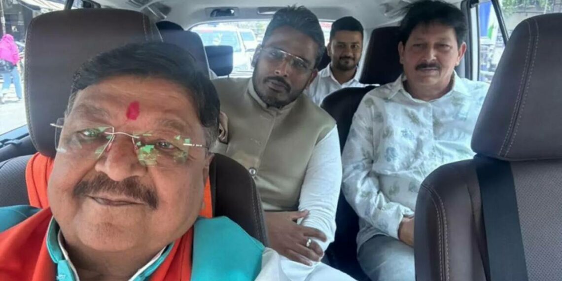 മധ്യപ്രദേശിൽ കോൺഗ്രസിന് തിരിച്ചടി; ഇൻഡോറിലെ സ്ഥാനാർഥി പത്രിക പിൻവലിച്ച് ബി.ജെ.പിയിൽ ചേർന്നു