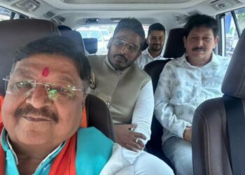 മധ്യപ്രദേശിൽ കോൺഗ്രസിന് തിരിച്ചടി; ഇൻഡോറിലെ സ്ഥാനാർഥി പത്രിക പിൻവലിച്ച് ബി.ജെ.പിയിൽ ചേർന്നു