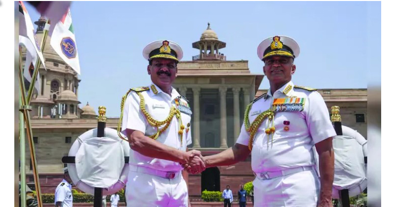 ആർ. ഹരികുമാർ വിരമിച്ചു; ദിനേശ് കുമാർ ത്രിപാഠി പുതിയ നാവികസേന മേധാവി