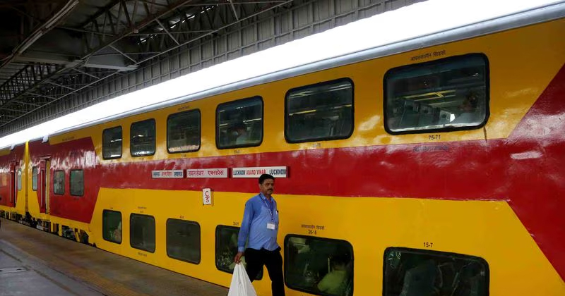 കേരളത്തിലെ ആദ്യ ഡബിൾ ഡെക്കർ ട്രെയിൻ പരീക്ഷണ ഓട്ടം വിജയകരം