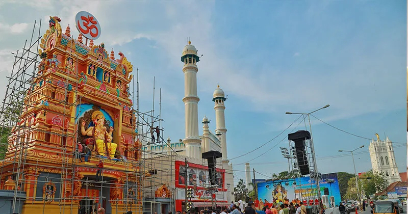 ഹിന്ദുവിന് ഇനി അപകര്ഷതയില്ല, അഭിമാനിക്കാം; ആകർഷകമായി പാളയം മഹാഗണപതി ക്ഷേത്രത്തിലെ അലങ്കാര ഗോപുരം