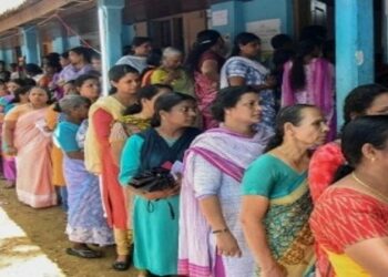 ‘വിധിയെഴുതി കേരളം’;  സമയപരിധി കഴിഞ്ഞു, ആറ് മണിവരെയെത്തിയവർക്ക് ടോക്കൺ നൽകി