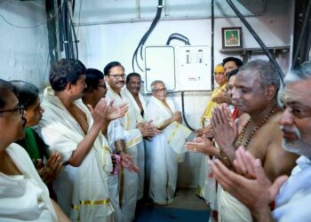 ‘ഭക്തർക്കിനി മനസ് മാത്രമല്ല, ശരീരവും കുളിരെ കണ്ണനെ കണ്ടു തൊഴാം’; ഗുരുവായൂർ ക്ഷേത്രത്തിൽ ശീതീകരണ സംവിധാനം സ്ഥാപിച്ചു