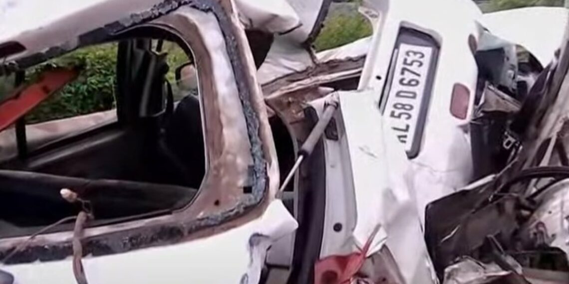 കണ്ണൂരിൽ കാറും ലോറിയും കൂട്ടിയിടിച്ച് 5 പേർ മരിച്ചു