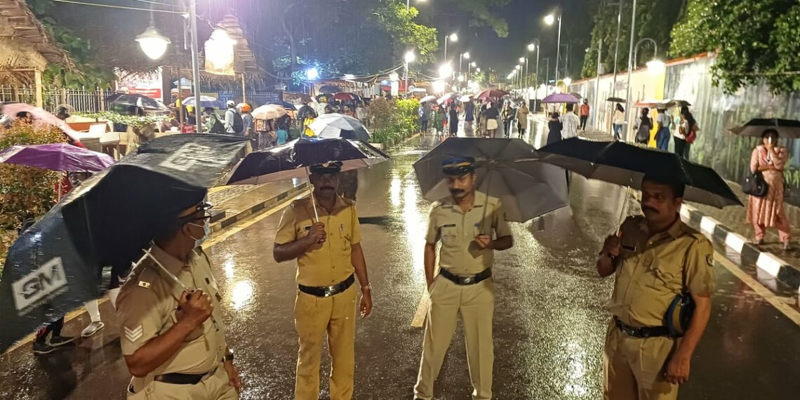 റീല്‍സ് എടുക്കുന്നതിൽ തര്‍ക്കം; മാനവീയം വീഥിയില്‍ യുവാവിന് വെട്ടേറ്റു