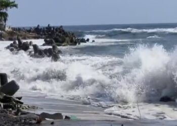 സംസ്ഥാനത്ത് ഇന്നും കടലാക്രമണം തുടരുമെന്ന് മുന്നറിയിപ്പ്; തീരപ്രദേശത്ത് ജാഗ്രതാ നിര്‍ദേശം
