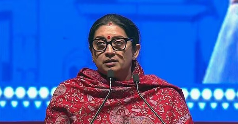 ഡൽഹിയിൽ കെട്ടിപ്പിടിത്തം, കേരളത്തിൽ യാചന, കർണാടകയിൽ ഏറ്റുമുട്ടൽ; കോൺഗ്രസിനെ പരിഹസിച്ച് സ്മൃതി ഇറാനി