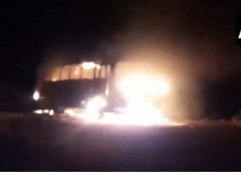 വോട്ടിങ് യന്ത്രങ്ങൾ തീപിടിത്തത്തിൽ നശിച്ചു; നാല് ബൂത്തുകളിൽ റീപോളിങ്