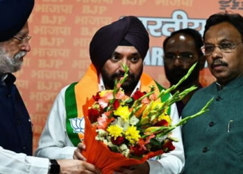 അഭ്യൂഹങ്ങള്ക്ക് വിരാമം, അര്വിന്ദര് സിങ് ലവ്ലി ബിജെപിയില് ചേര്ന്നു