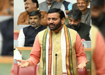 സര്‍ക്കാരിന് യാതൊരു പ്രതിസന്ധിയുമില്ല; പ്രശ്‌നങ്ങള്‍ ഉണ്ടാക്കുന്നത് കോണ്‍ഗ്രസാണെന്ന് ഹരിയാന മുഖ്യമന്ത്രി