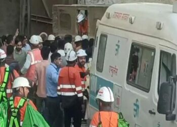 ഖനിയിൽ തകർന്ന ലിഫ്റ്റിൽ നിന്ന് 14 പേരെ രക്ഷപ്പെടുത്തി