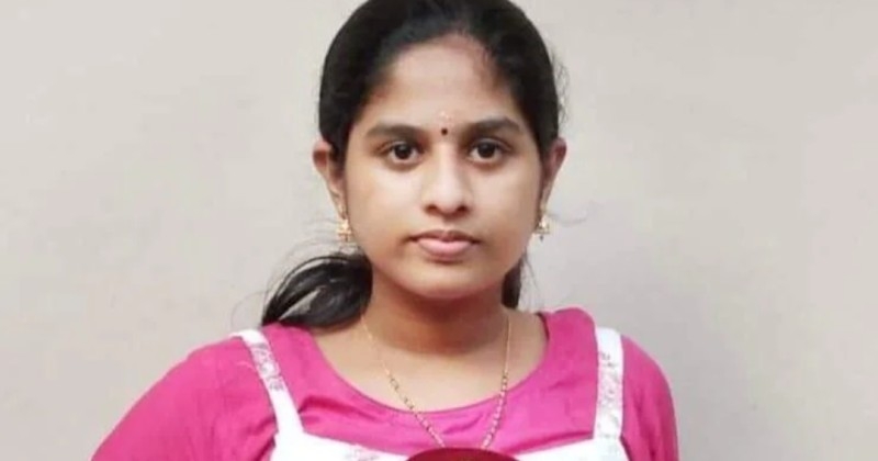 വർക്കലയിൽ വിദ്യാർഥിനി കടലിൽ ചാടി മരിച്ചു