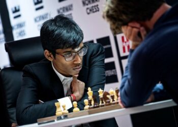 ക്ലാസിക്കൽ ചെസിൽ ചരിത്രം കുറിച്ച് പ്രഗ്നാനന്ദ; നോര്‍വെ ചെസ് ടൂര്‍ണമെന്റില്‍ കാള്‍സനെതിരേ ജയം