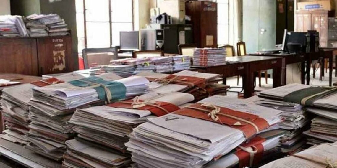 ഓഫീസിൽ എത്തുമ്പോൾ കൈയിൽ എത്ര പണമുണ്ടെന്ന് രജിസ്റ്ററിൽ എഴുതണം:സർക്കാർ ഉദ്യോഗസ്ഥർക്ക് സർക്കുലർ