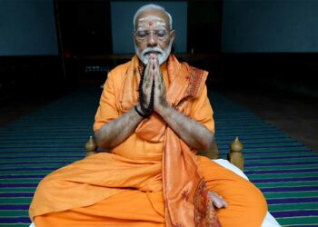 വിവേകാനന്ദ സ്മാരകത്തിൽ ധ്യാനനിരതനായി പ്രധാനമന്ത്രി