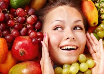 ചർമത്തിന് തിളക്കവും യുവത്വവും നൽകുന്ന 7 പഴങ്ങൾ