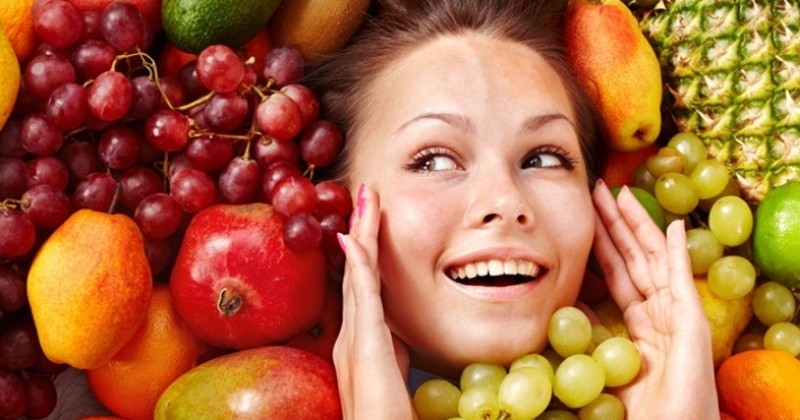 ചർമത്തിന് തിളക്കവും യുവത്വവും നൽകുന്ന 7 പഴങ്ങൾ