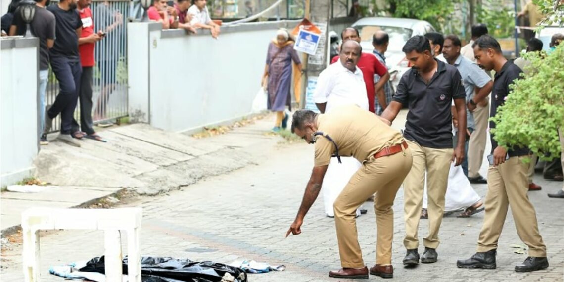 ജനിച്ചയുടൻ വായില്‍ തുണിതിരുകി, കഴുത്തില്‍ ഷാളിട്ട് മുറുക്കി മരണം ഉറപ്പാക്കി; കുഞ്ഞിനെ കൊന്നത് ശ്വാസം മുട്ടിച്ചെന്ന് മൊഴി