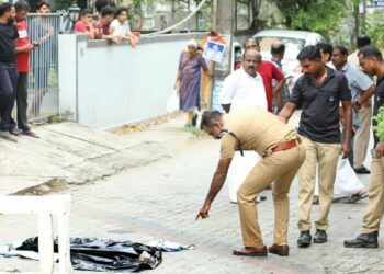 ജനിച്ചയുടൻ വായില്‍ തുണിതിരുകി, കഴുത്തില്‍ ഷാളിട്ട് മുറുക്കി മരണം ഉറപ്പാക്കി; കുഞ്ഞിനെ കൊന്നത് ശ്വാസം മുട്ടിച്ചെന്ന് മൊഴി