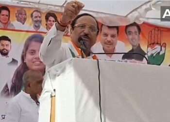 ‘ഒരോ സ്ത്രീക്കും ഒരു ലക്ഷം രൂപ വീതം, രണ്ടു ഭാര്യമാരുണ്ടോ രണ്ടുലക്ഷം കിട്ടും’; വാഗ്ദാനവുമായി കോണ്‍ഗ്രസ് സ്ഥാനാര്‍ത്ഥി