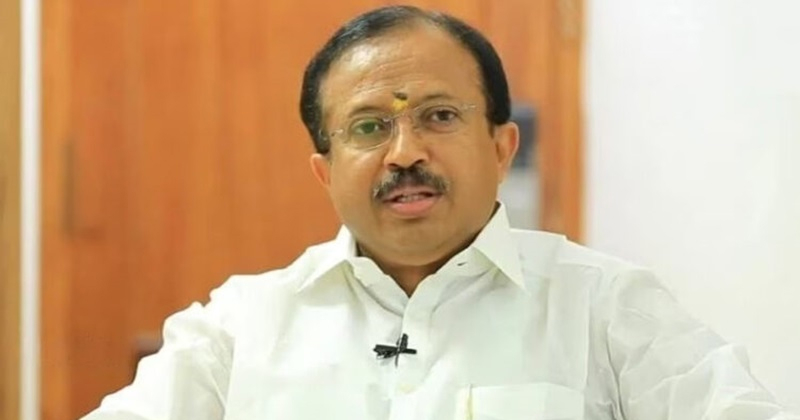 വേനല്‍ച്ചൂടില്‍ ജനം വീണ് മരിക്കുമ്പോള്‍ മുഖ്യമന്ത്രി കുടുംബവുമായി ബീച്ച് ടൂറിസം ആഘോഷിക്കുന്നു; വിമർശിച്ച് വി മുരളീധരൻ