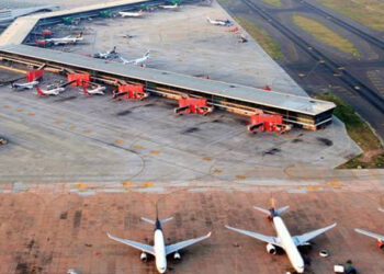 വിമാനത്തിന് ബോംബ് ഭീഷണി; രാജ്യതലസ്ഥാനത്ത് ബോംബ് ഭീഷണി തുടരുന്നു