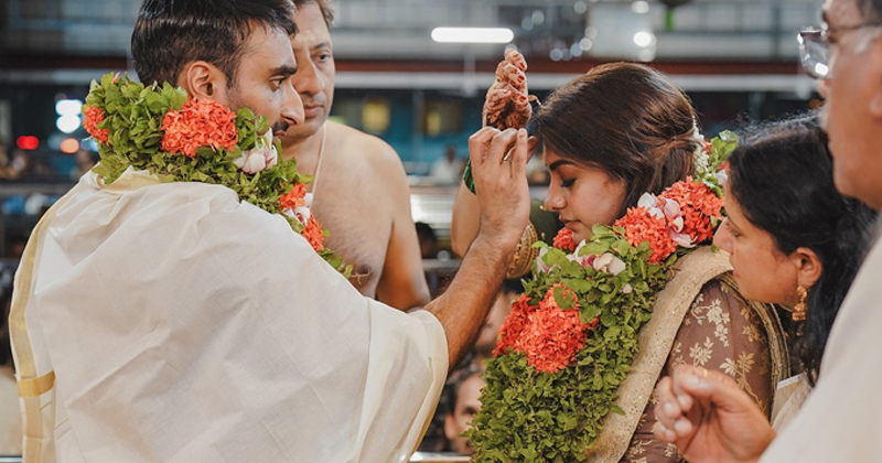 ‘ഗുരുവായൂരമ്പല നടയിൽ’ മീര നന്ദൻ വിവാഹിതയായി