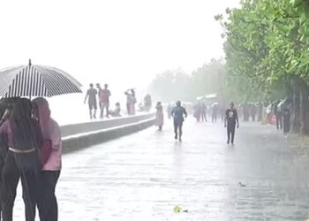 സംസ്ഥാനത്ത് കനത്ത മഴ; മൂന്ന് മരണം, ജാഗ്രതാ മുന്നറിയിപ്പ്