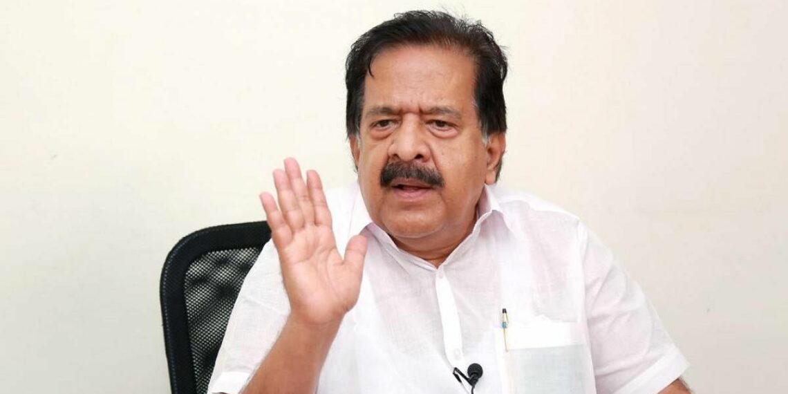 രമേശ് ചെന്നിത്തലയെ ഒതുക്കാൻ നീക്കം; ചെന്നിത്തല സതീശൻ്റെ വിരുന്ന് ബഹിഷ്കരിച്ചു.