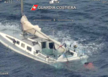 രണ്ട് കപ്പലുകൾ അപകടത്തിൽപെട്ടു; രണ്ട് പേർ മരിച്ചു, നിരവധി പേരെ കാണാതായി