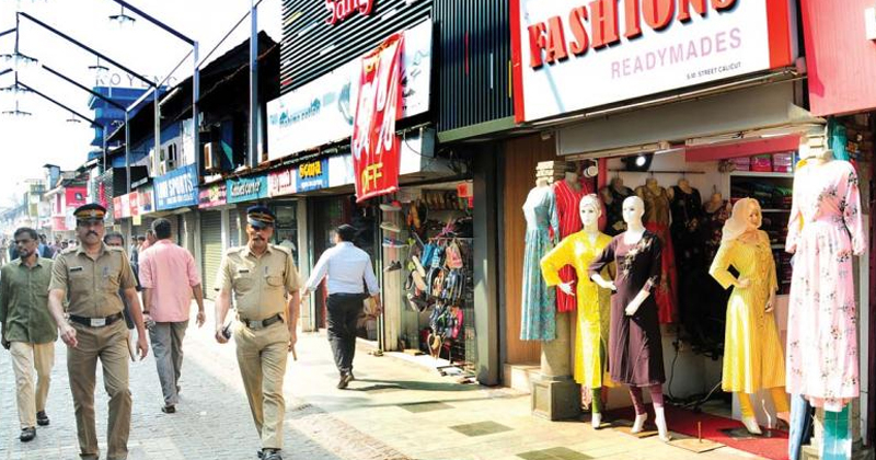 ദ്വയാർത്ഥ പ്രയോഗവും, അശ്ളീല ചുവയിലുള്ള സംസാരവും; മിട്ടായിത്തെരുവിലെ കച്ചവടക്കാർക്കെതിരെ പരാതി