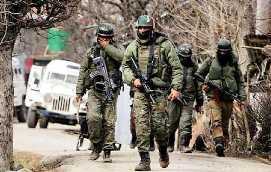 ജമ്മു കശ്മീരിലുണ്ടായ ഏറ്റുമുട്ടലിൽ ഒരു ഭീകരൻ കൊല്ലപ്പെട്ടു; സൈനികന് പരിക്ക്