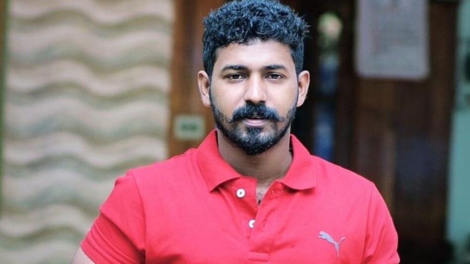 നിയമം ലംഘിച്ച് വാഹനമോടിച്ച സംഭവം; ആകാശ് തില്ലങ്കേരിക്ക് ഡ്രൈവിംഗ് ലൈസൻസ് ഇല്ലെന്ന് മോട്ടോർ വാഹനവകുപ്പ്