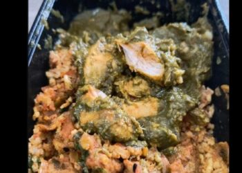 ഓർഡർ ചെയ്യ്തത് ‘പാലക് പനീർ’, ലഭിച്ചത് ‘ചിക്കൻ പാലക്ക്’ – നടപടി വേണമെന്ന് പരാതി