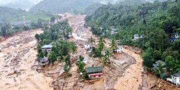 മരണസംഖ്യ 70 കടന്നു, ഒരു പ്രദേശത്തെ മുഴുവൻ തുടച്ചുമാറ്റി; വയനാട്ടിലെ ഉരുൾപ്പൊട്ടലിൽ നടുങ്ങി സംസ്ഥാനം