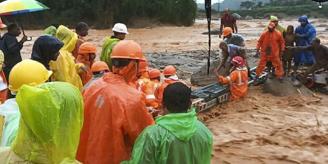 വയനാട് ഉരുൾപ്പൊട്ടൽ; 135 മരണം – രക്ഷാപ്രവർത്തനം ആരംഭിച്ചു – ബെയ്ലി പാലം നിർമ്മിക്കാൻ സൈന്യം