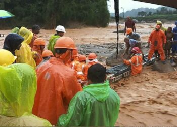 വയനാട് ഉരുൾപ്പൊട്ടൽ; 135 മരണം – രക്ഷാപ്രവർത്തനം ആരംഭിച്ചു – ബെയ്ലി പാലം നിർ‌മ്മിക്കാൻ സൈന്യം