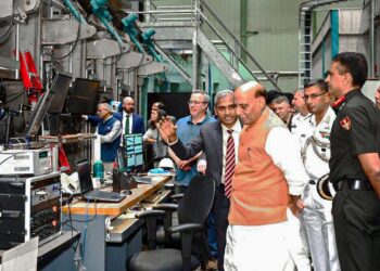 നിർണ്ണായക നീക്കവുമായി രാജ്നാഥ് സിം​ഗ്; ആയുധ രംഗത്ത് സഹകരിച്ചുള്ള പ്രവർത്തനങ്ങൾക്ക് അമേരിക്കയെ ക്ഷണിച്ച് ഇന്ത്യ