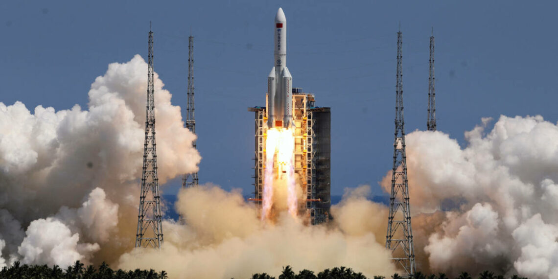 ബഹിരാകാശത്ത് ചൈനീസ് റോക്കറ്റ് തകർന്നു; ഉപഗ്രഹങ്ങൾ അപകടത്തിലെന്ന് റിപ്പോർട്ട്